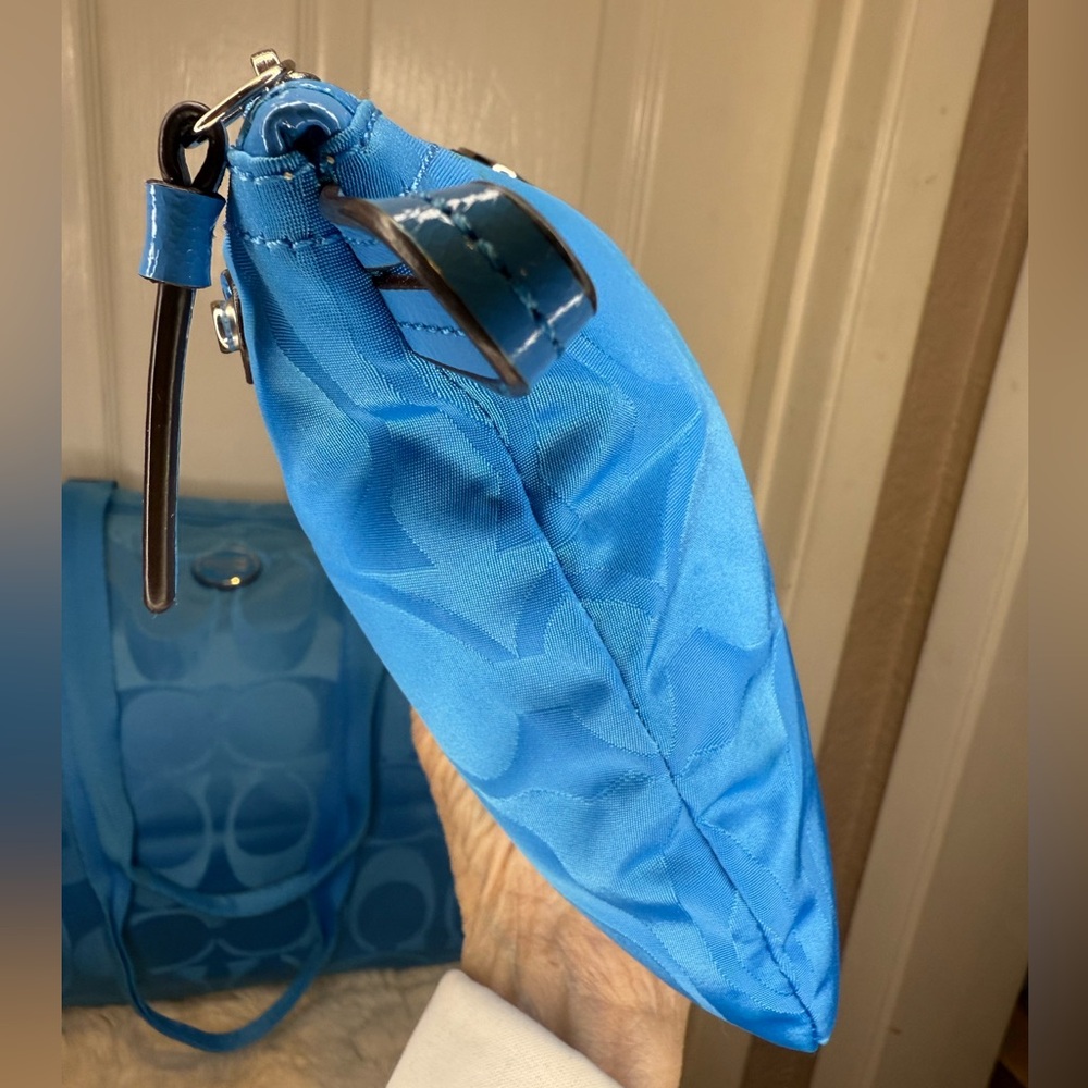 COACH GETAWAY SIGNATURE NYLON PACKABLE WEEKENDER BAG TOTE & POUCH BLUE F77321 - Picture 7 of 16